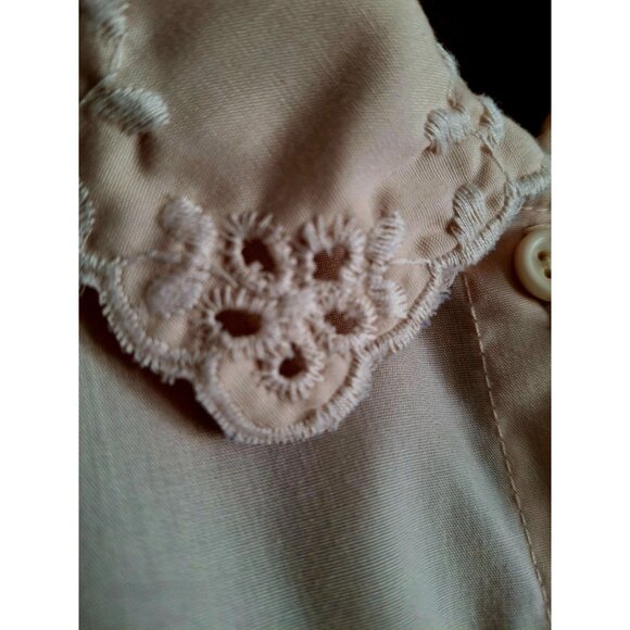 Vintage Cream Button-Up Blouse With Embroidered Lace Collar & Long Sleeves - Picture 9 of 14